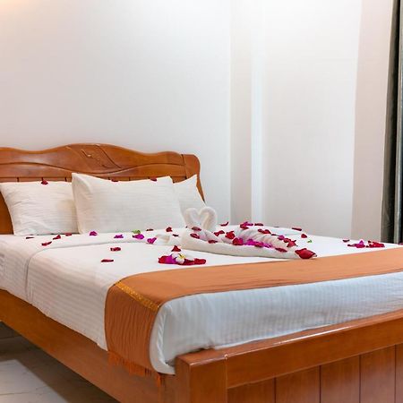 White Beach Holiday At Hulhumale' Экстерьер фото